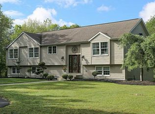 12 Stephanie Dr, Scituate, RI 02825