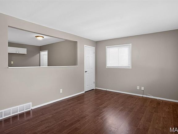 5th image of 1200 Congress Ave