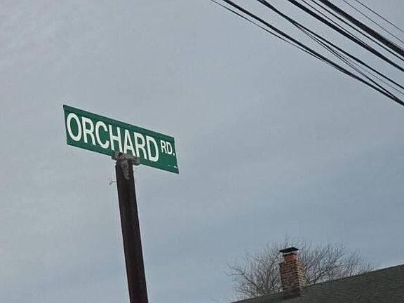 3rd image of 22 Orchard Rd