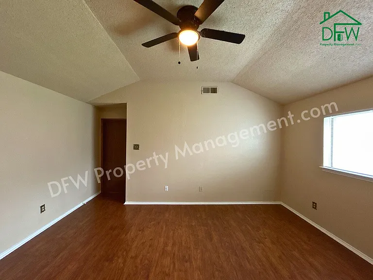 2412 Amber Hill Ln — Photo 56