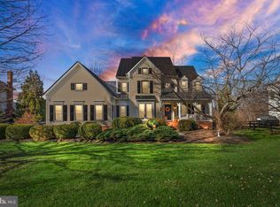 19085 Foxgreen Cir, Leesburg, VA 20175