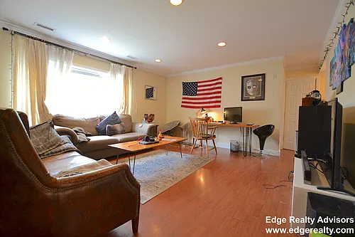 140 Newton St #3 Photo 1
