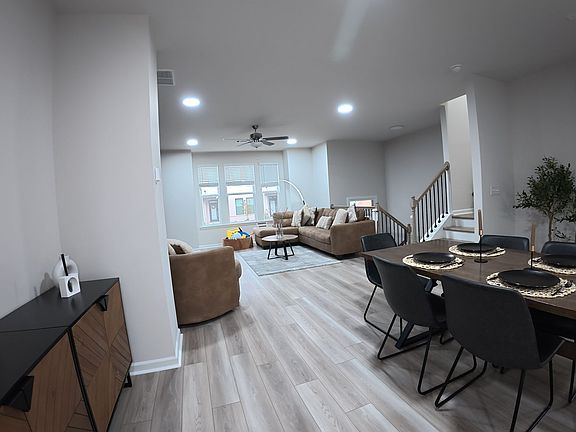4th image of 320 Cornett Way