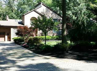 628 Lawlins Rd, Wyckoff, NJ 07481