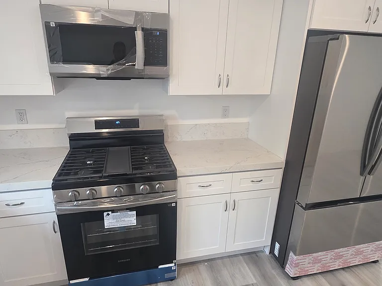 1177 W Phillips Blvd — Photo 2