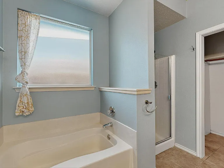 165 Hirth Dr — Photo 18