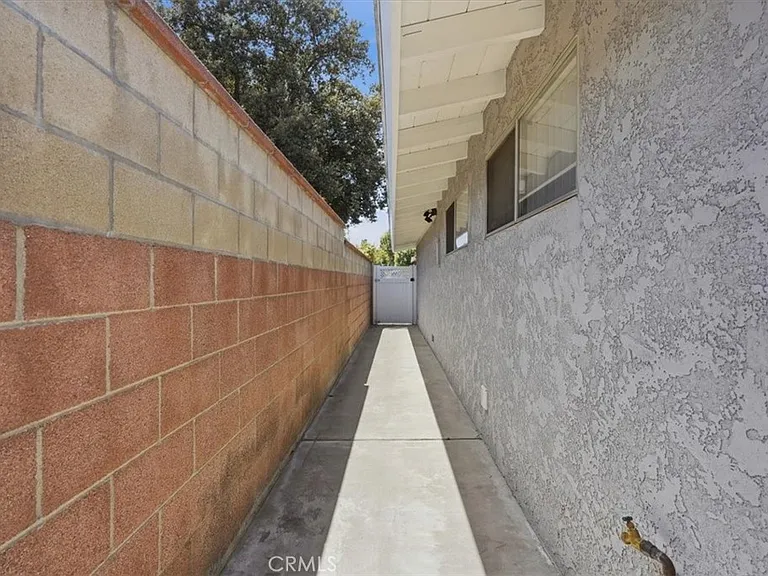 533 S Devon Rd — Photo 24