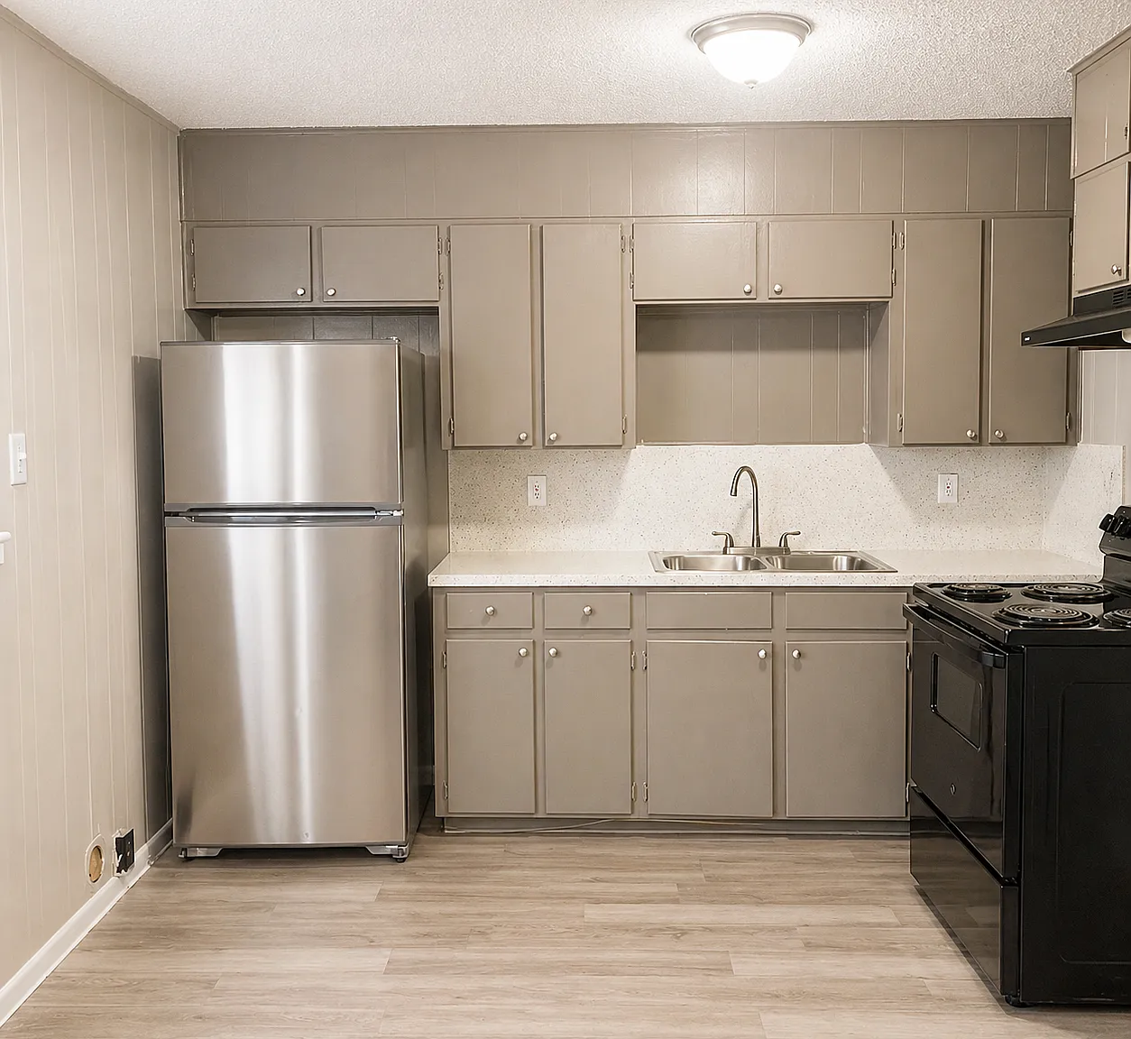 Highlander Apartments — Photo 1