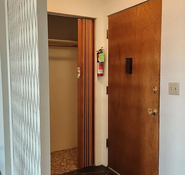 201 Whitaker Dr — Photo 3
