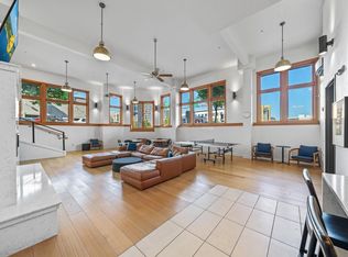Everett, Portland, OR 97209