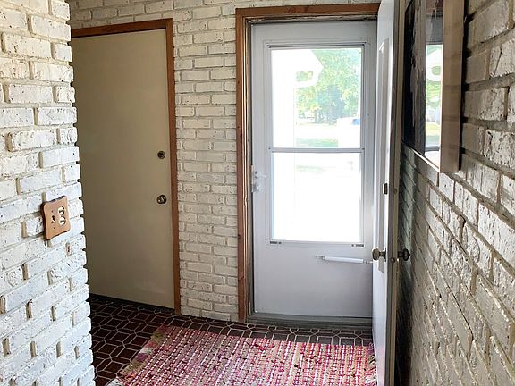 3rd image of 5467 Millwood Ln #39-D