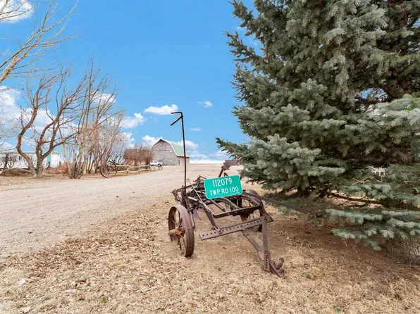 112079 N Township Road 100, Forty Mile County No. 8, AB T0K 0J0