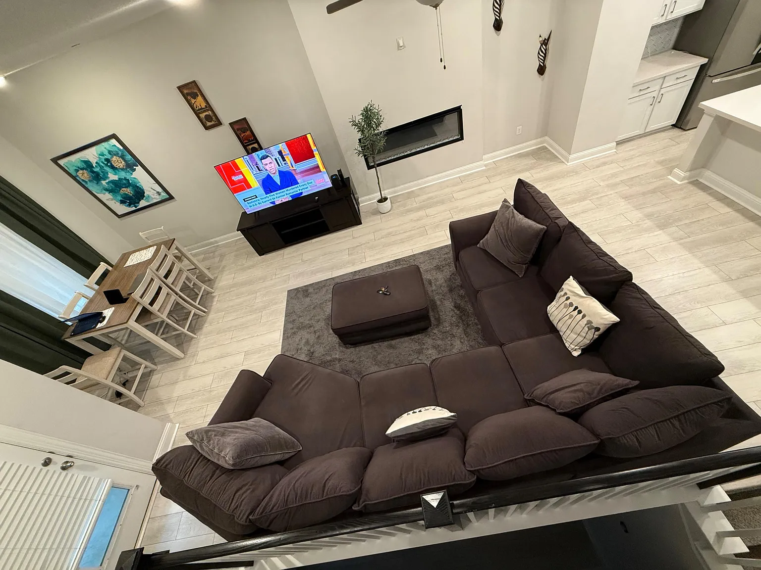 4 bed, 4.5 bath, 2509 sqft, $1,707 — Photo 2