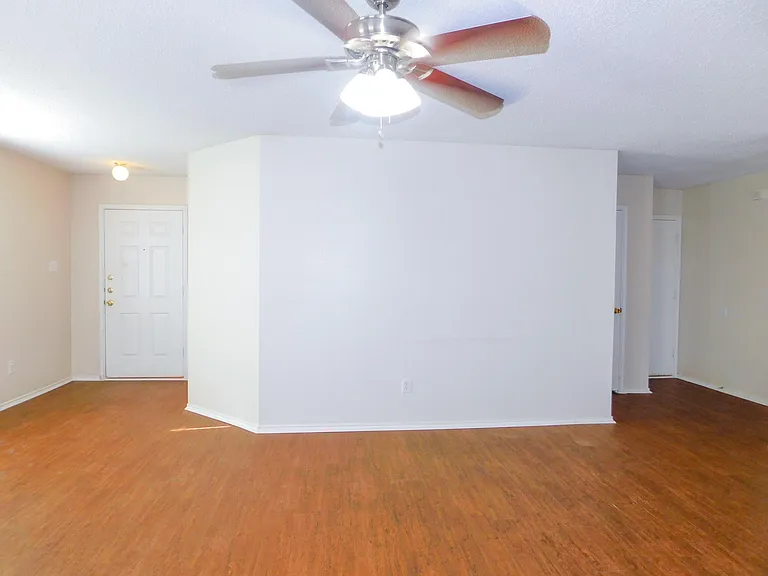 3230 Andalusian Dr — Photo 4