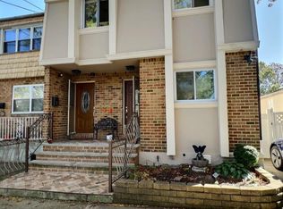 8 Remsen St, Staten Island, NY 10304