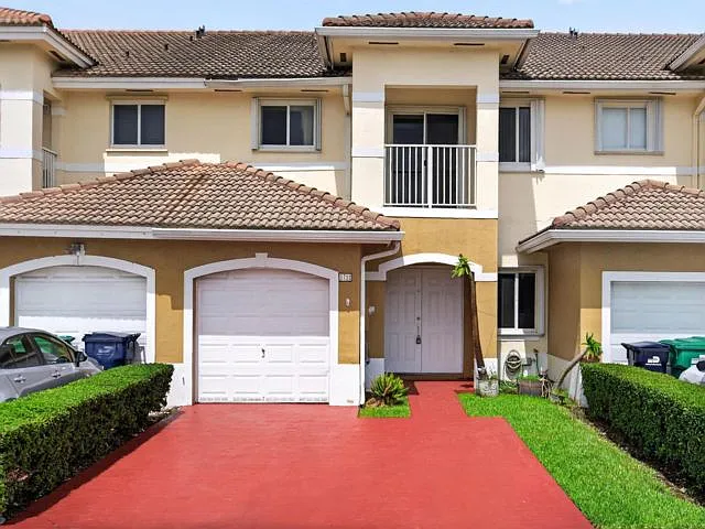 3 bed, 2.5 bath, 2027 sqft, $3,300 — Photo 1