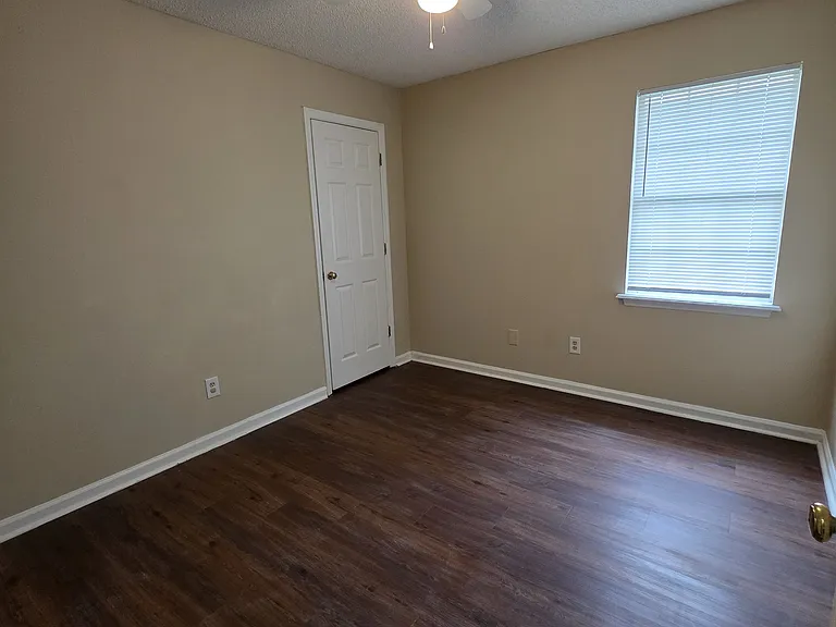 Bedroom 3 - middle bedroom