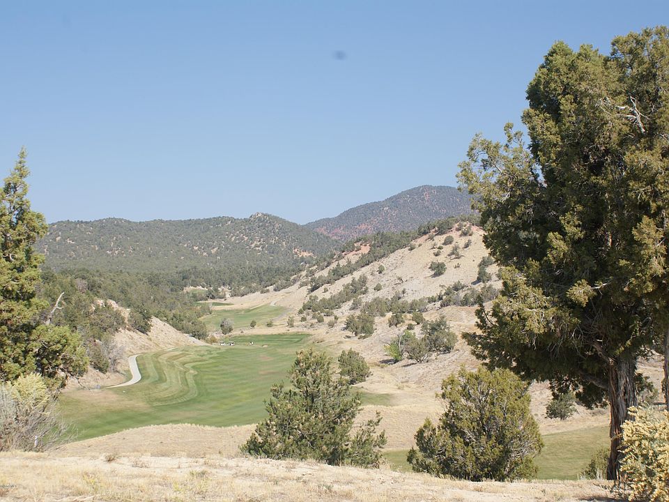 1st image of 400 Deer Valley Dr
