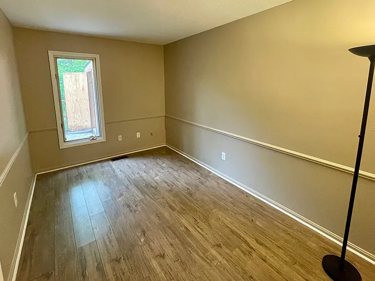 ground floor bonus room, great for home office, craft/projects or guest/futon