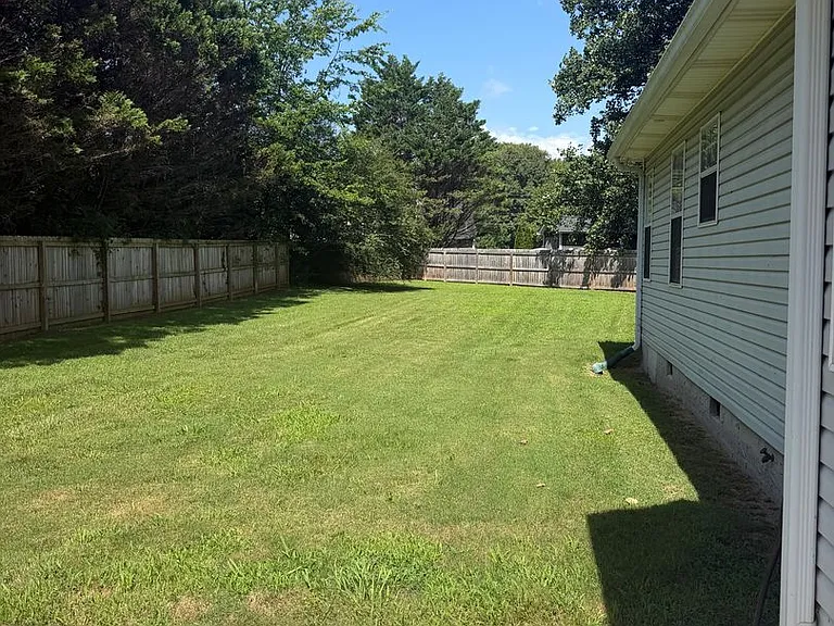 8900 Fox Glen Dr — Photo 14