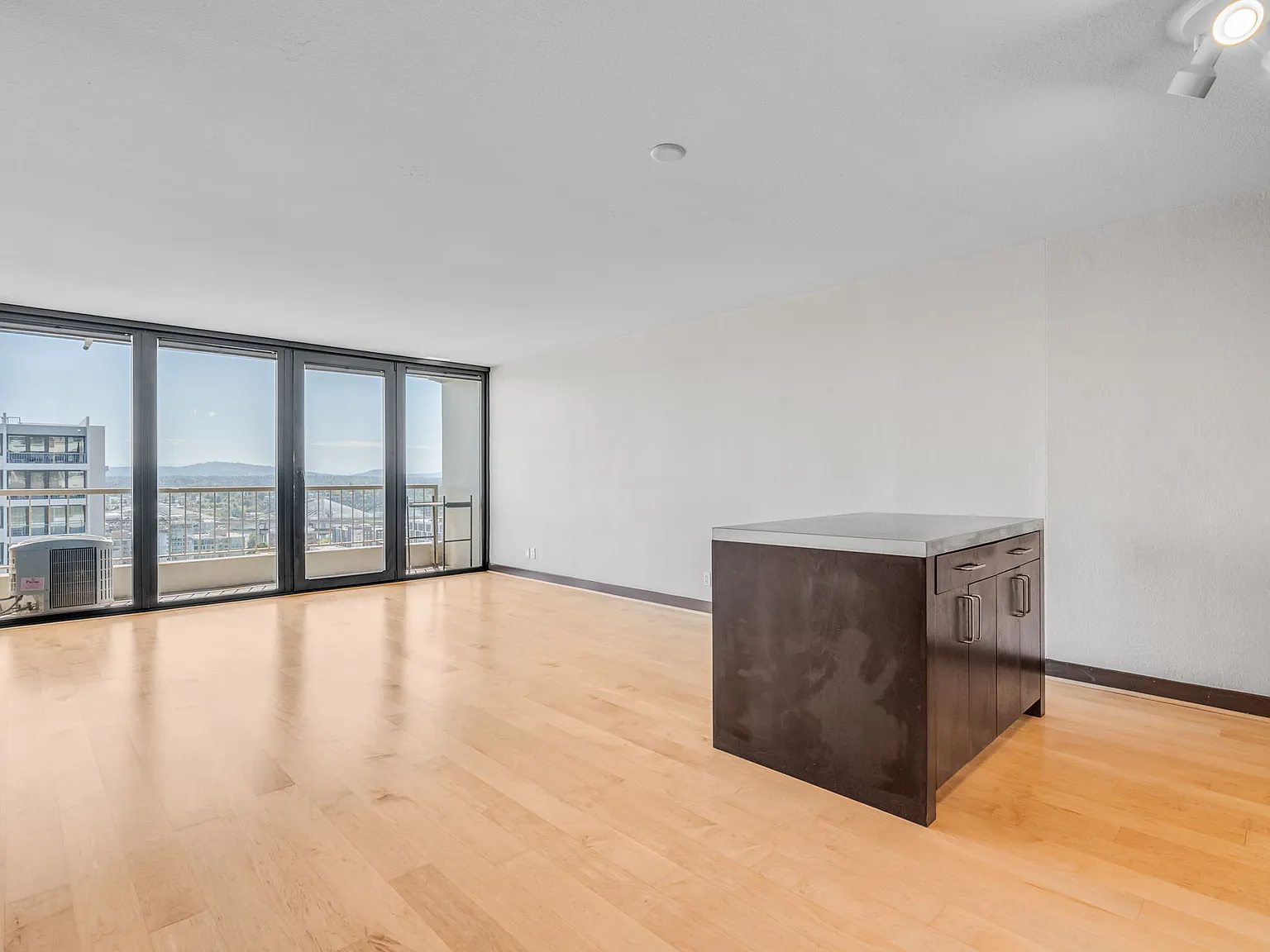255 Southwest Harrison Street - 21G — Photo 4
