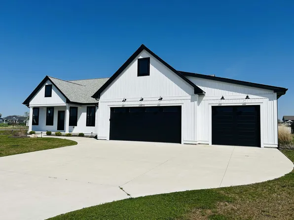 8992 Copper Ct, Freeland, MI 48623