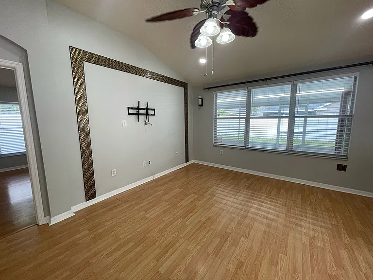 15324 Lake Bella Vista Dr — Photo 8