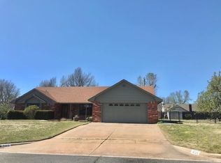 405 Redbird Dr, Ponca City, OK 74601