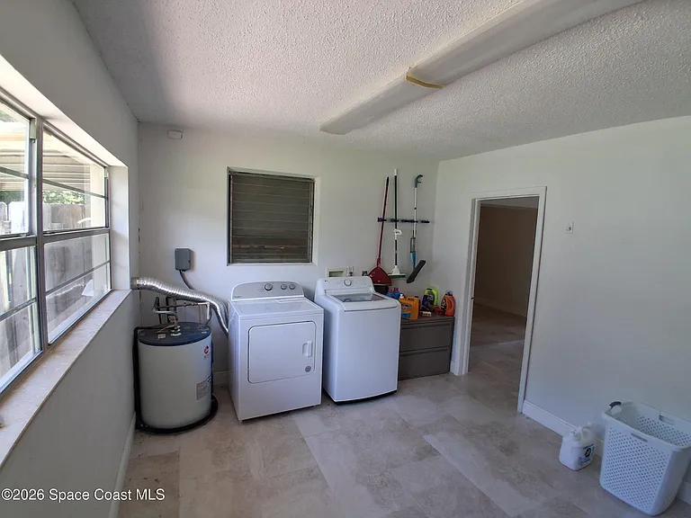 303 Princeton Ave — Photo 19