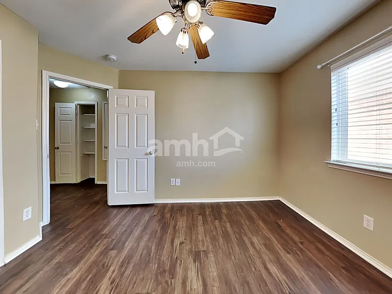 925 Hawthorne Rd — Photo 17