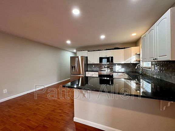 5th image of 51 Argyle Ln #B