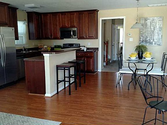 5th image of 147 Seekel St