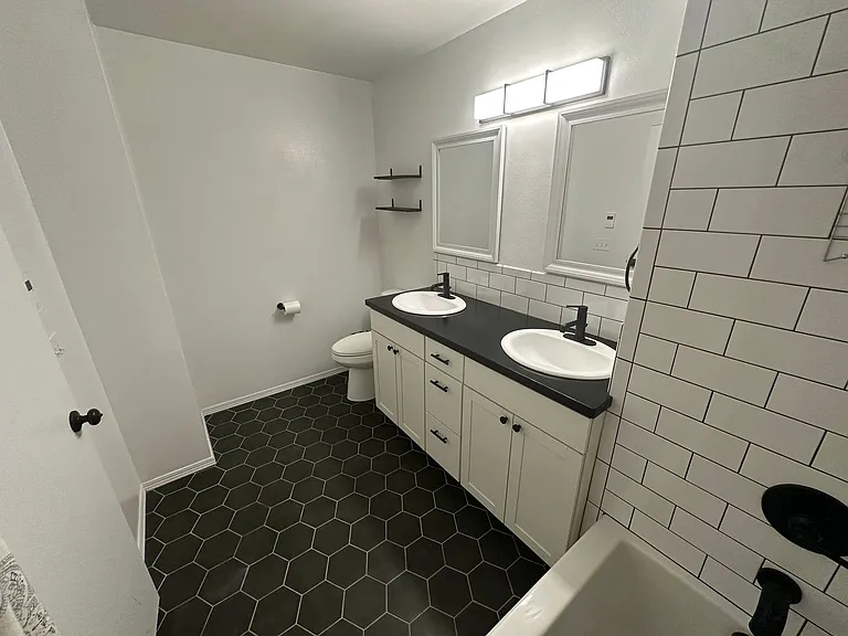 3354 Northwest Ave #101 — Photo 10