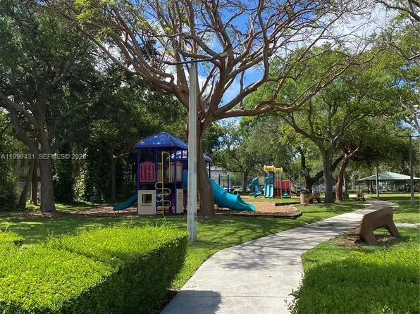 1855 NE 121st St, North Miami, FL