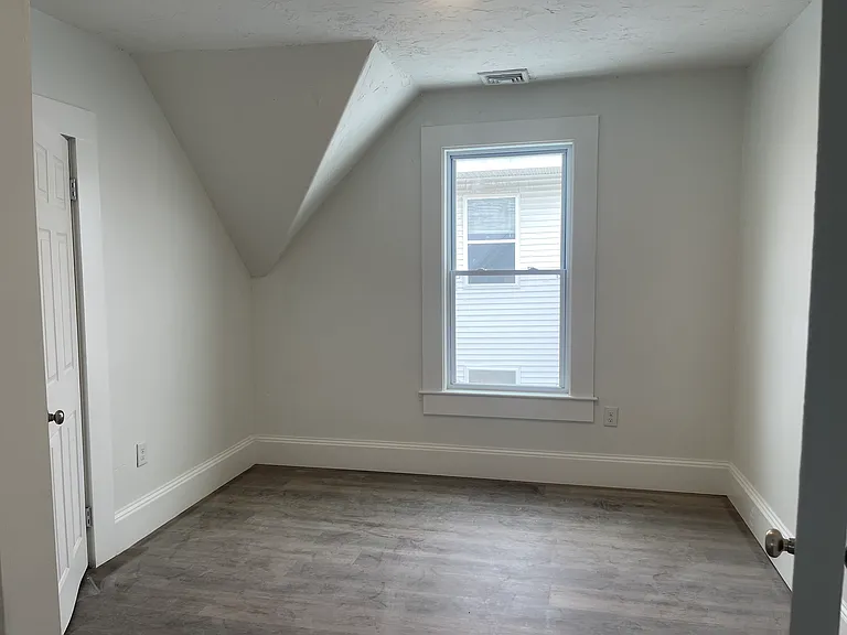 70 Arlington St #3 — Photo 10