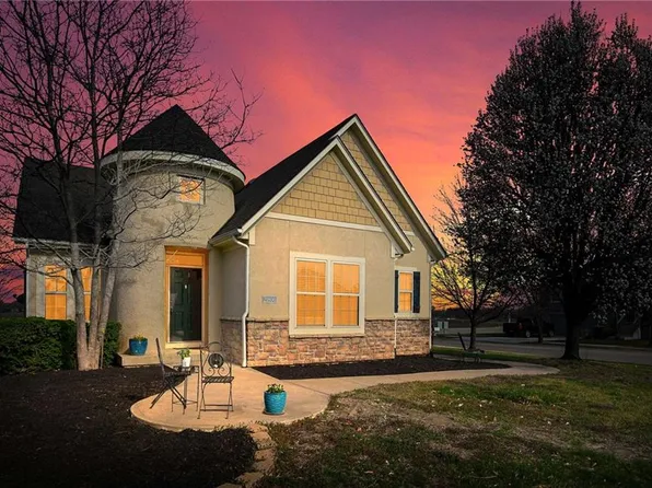 21800 Massa Cir, Peculiar, MO 64078