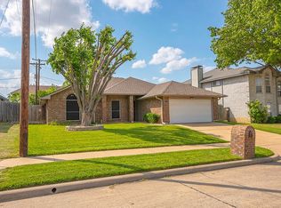 2107 Havenwood Dr, Arlington, TX 76018