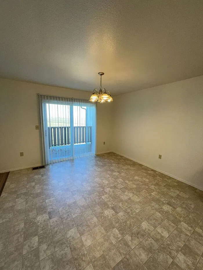 2 bed, 1.5 bath, 1066 sqft, $1,519 — Photo 4