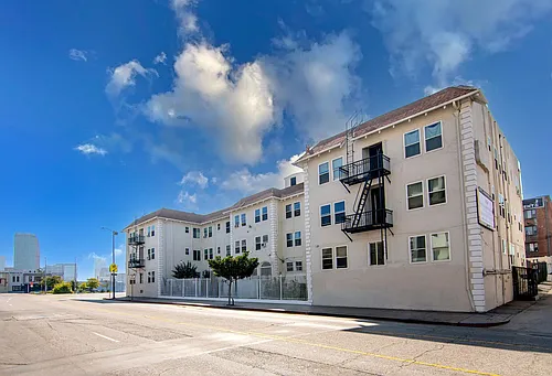 8th Street Studios Near Downtown Los Angeles Move-In Special Photo 1