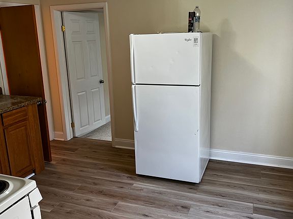 2nd image of 119 W Walnut St #3