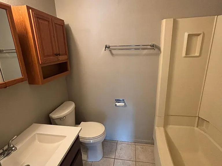 614 W Cleveland St #1-16 — Photo 8