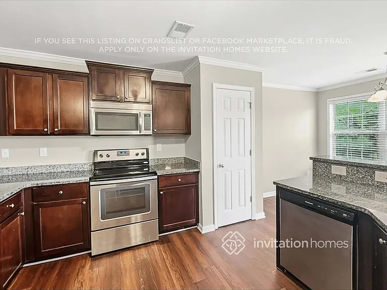 5817 Bradshaw Ct — Photo 8
