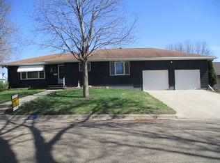 601 Elm St, Ireton, IA 51027