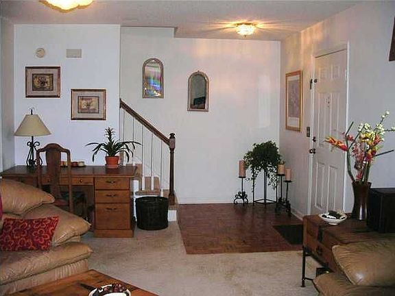 4th image of 8583 Bayboro Ln