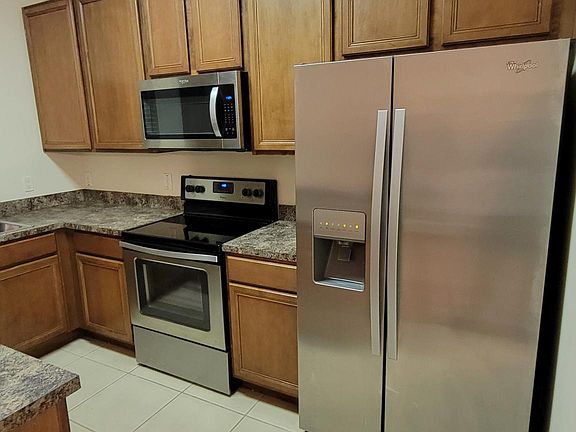 3rd image of 2150 Retreat View Cir