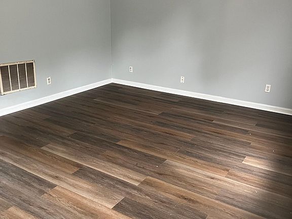 3rd image of 1009 Westover Dr #B