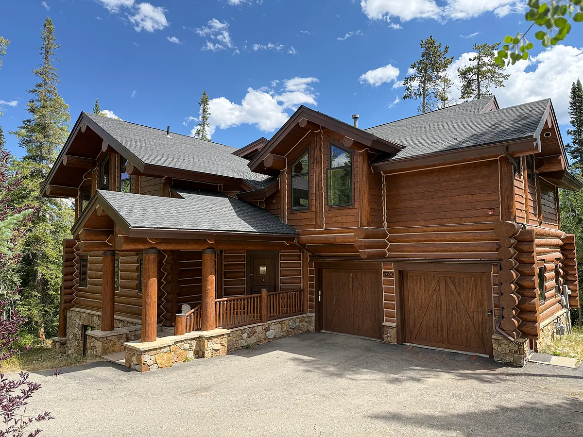 Building Photo - 520 Two Cabins Dr
