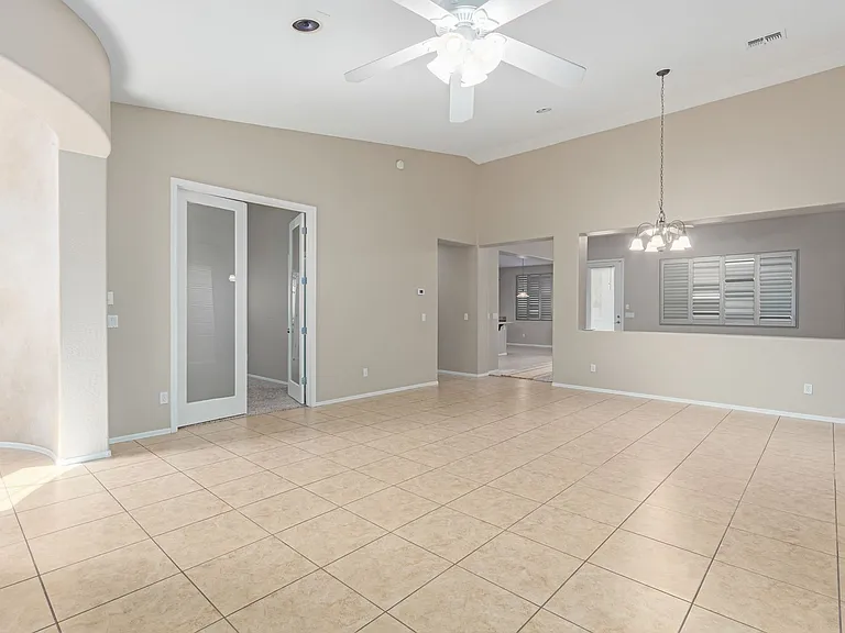 2206 W Fawn Dr — Photo 5