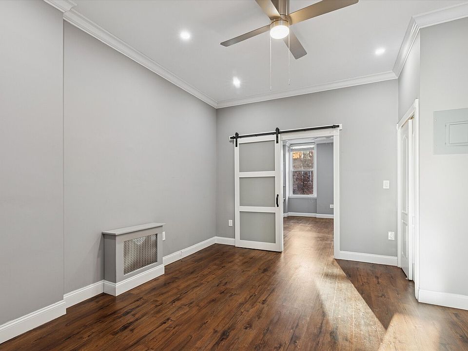 1st image of 124 President St #2