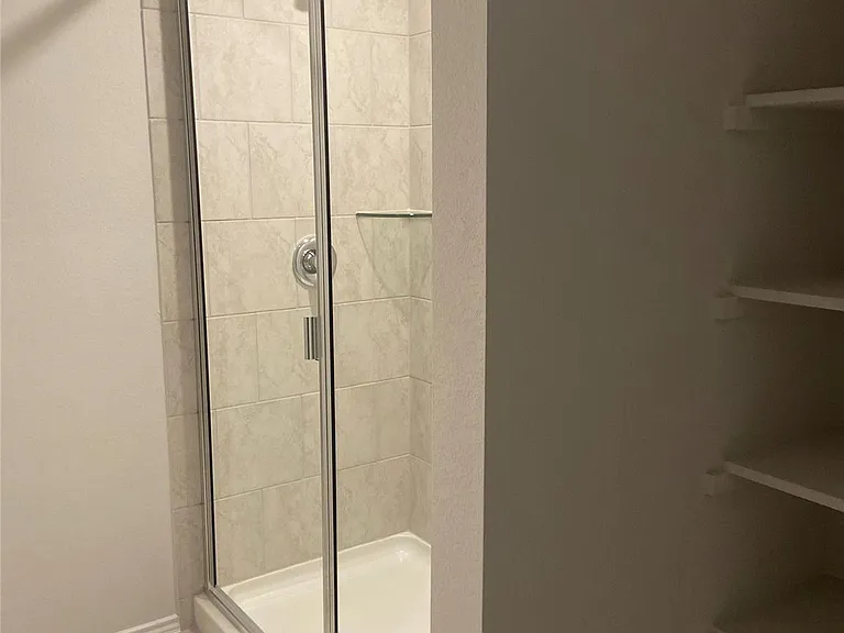 516 Taggart Trl — Photo 6